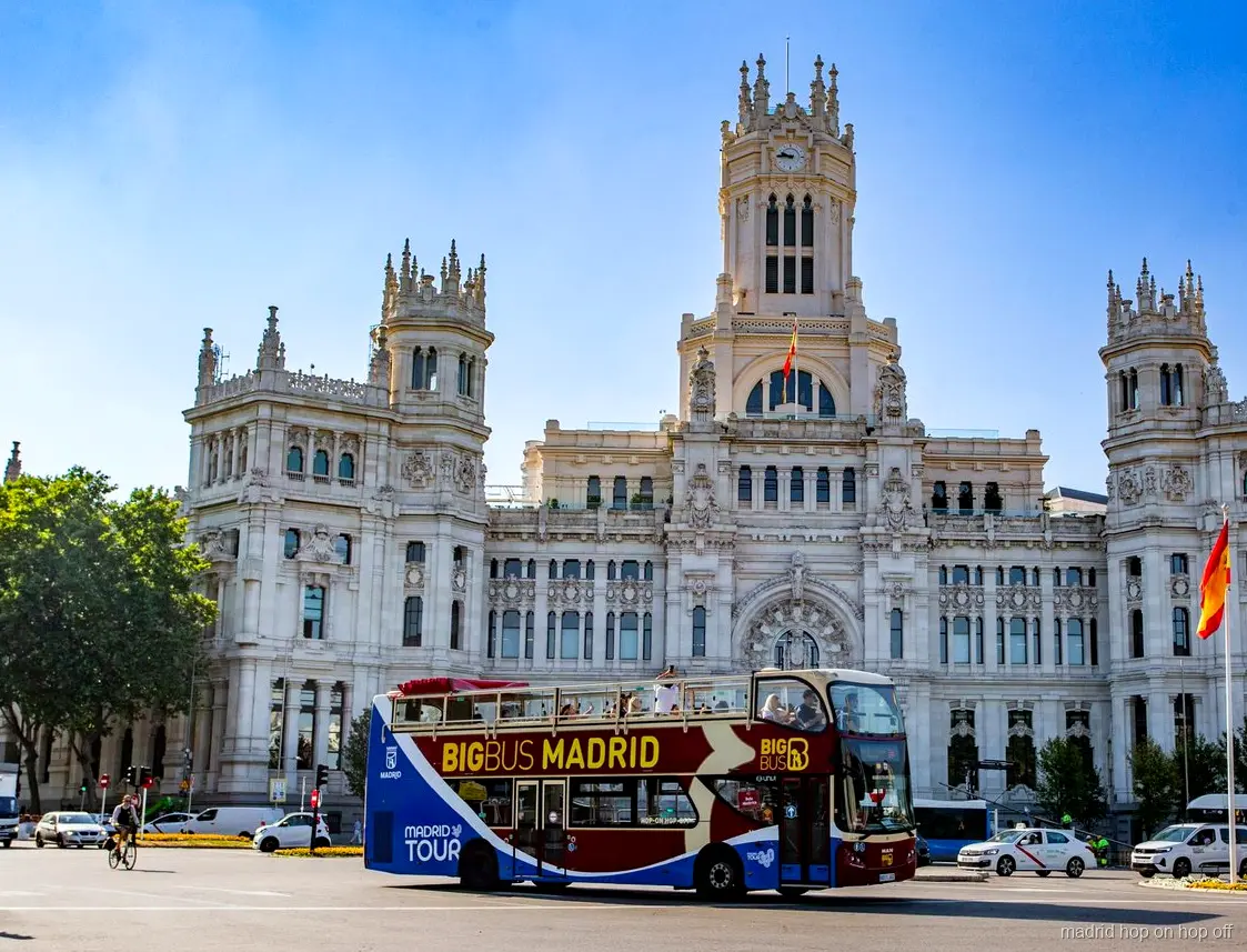 Big Bus Madrid offener Doppeldeckerbus im Stadtzentrum