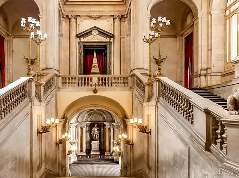 Sala de los Espejos dentro del Palacio Real de Madrid